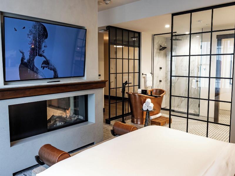 Hotel Renegade image