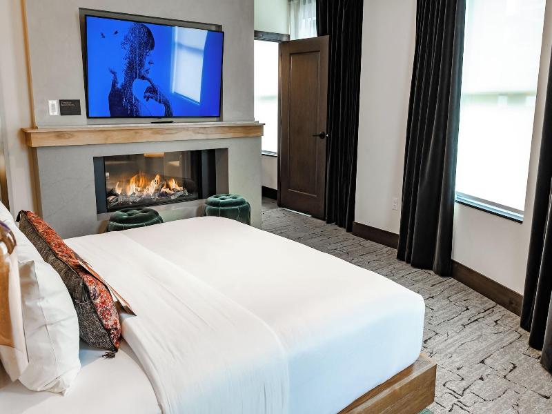 Hotel Renegade image