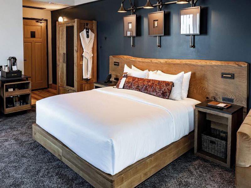 Hotel Renegade image