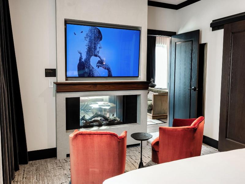 Hotel Renegade image