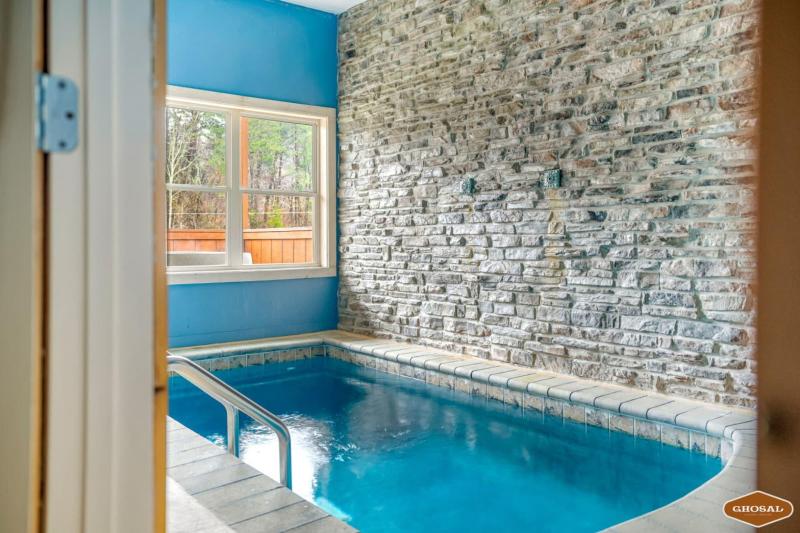 Rustic Mountain Retreat By Ghosal Luxury Lodging, Sevierville
