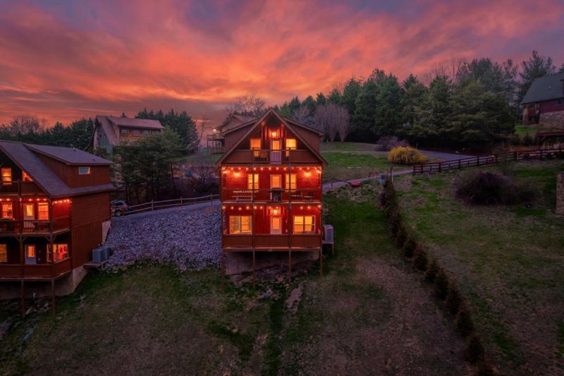 Rustic Mountain Retreat By Ghosal Luxury Lodging
