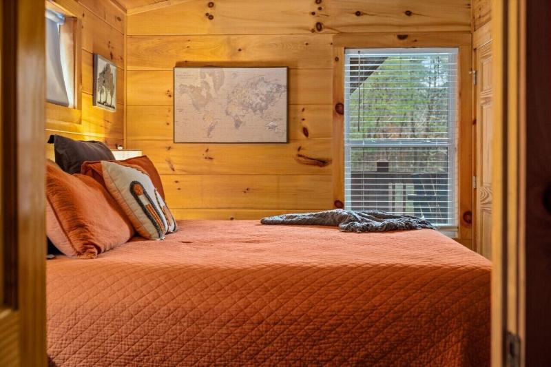 Rustic Mountain Retreat By Ghosal Luxury Lodging — photo 60