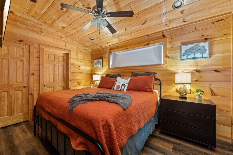 Rustic Mountain Retreat By Ghosal Luxury Lodging — photo 41