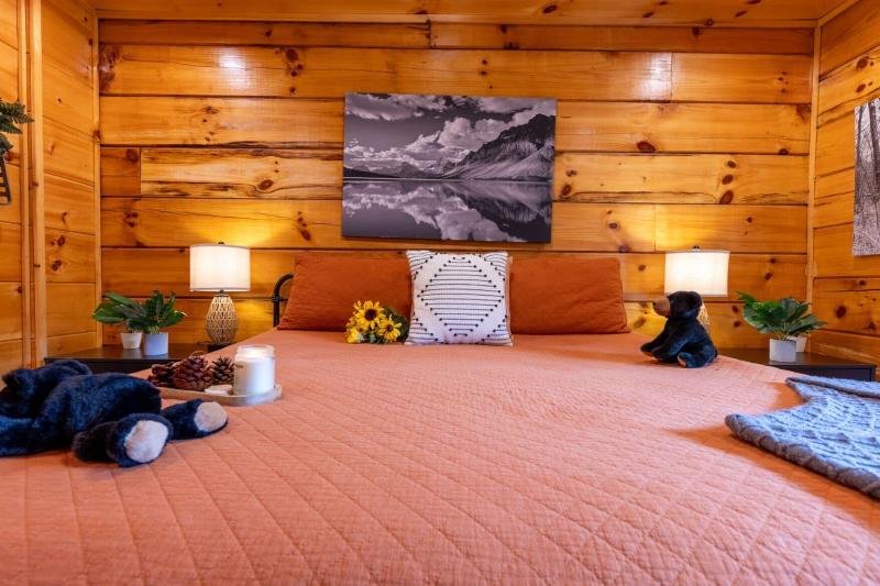 Rustic Mountain Retreat By Ghosal Luxury Lodging — photo 38