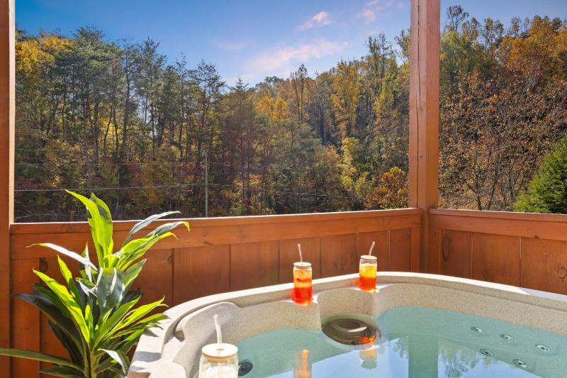 Rustic Mountain Retreat By Ghosal Luxury Lodging — photo 16