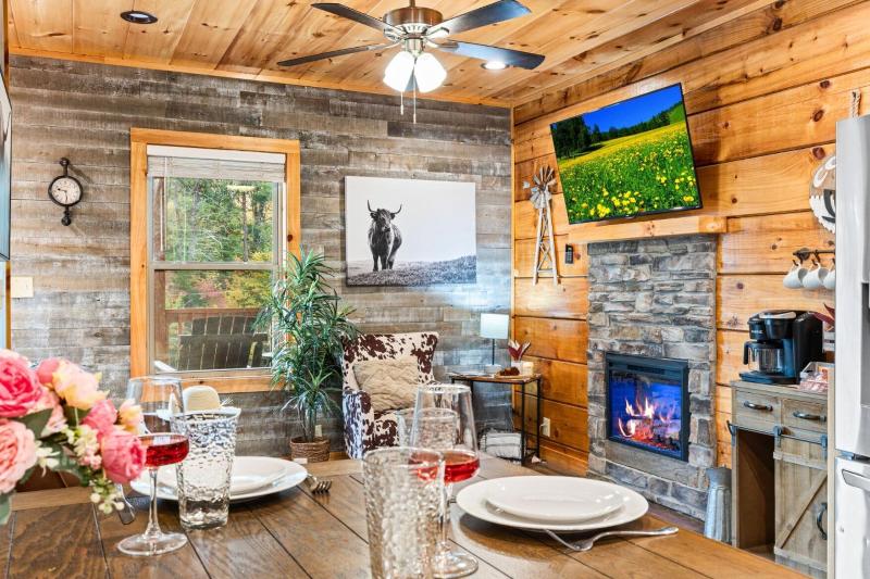 Rustic Mountain Retreat By Ghosal Luxury Lodging — photo 10