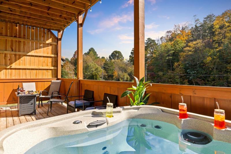 Rustic Mountain Retreat By Ghosal Luxury Lodging — photo 8