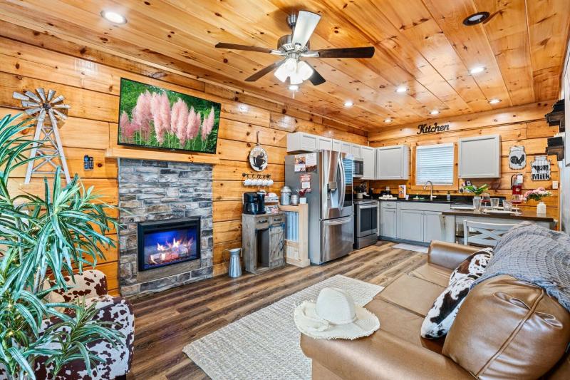 Rustic Mountain Retreat By Ghosal Luxury Lodging — photo 32