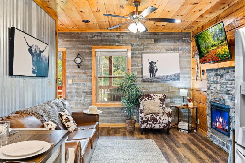 Rustic Mountain Retreat By Ghosal Luxury Lodging — photo 30