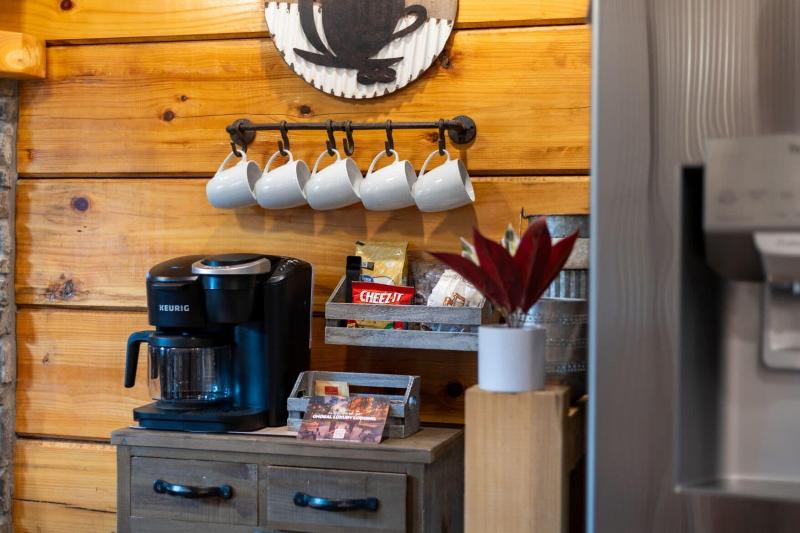 Rustic Mountain Retreat By Ghosal Luxury Lodging — photo 26