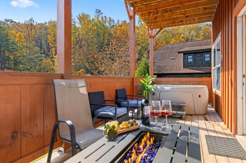 Rustic Mountain Retreat By Ghosal Luxury Lodging — photo 50