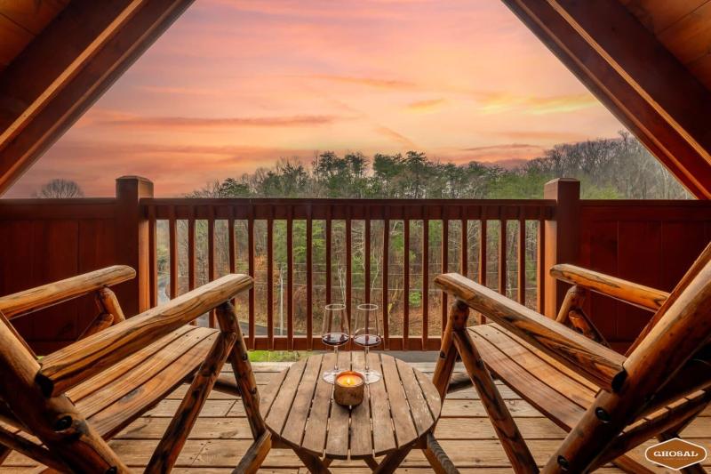 Rustic Mountain Retreat By Ghosal Luxury Lodging — photo 49