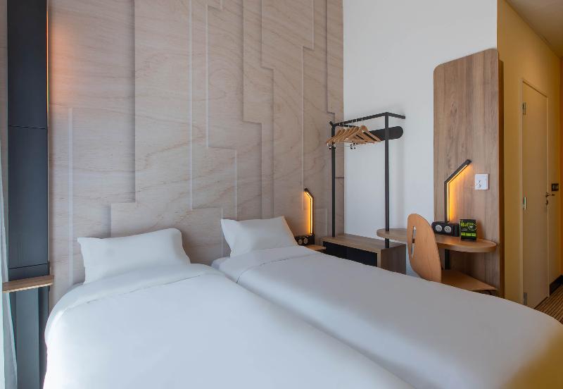 B&B Hôtel Orléans Saran image
