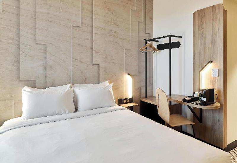 B&B Hôtel Orléans Saran image