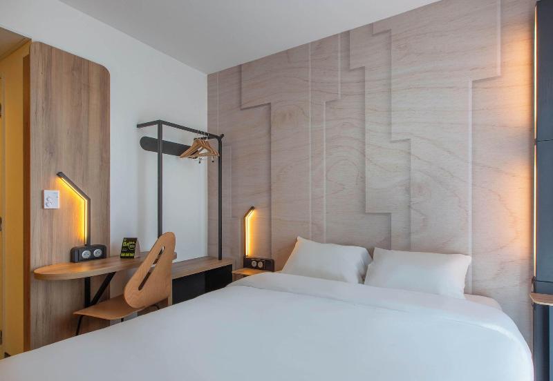 B&B Hôtel Orléans Saran image