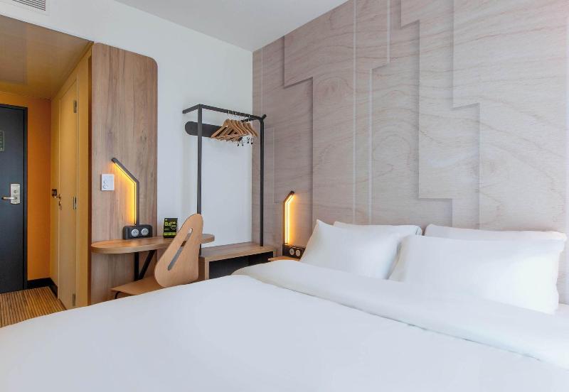 B&B Hôtel Orléans Saran image