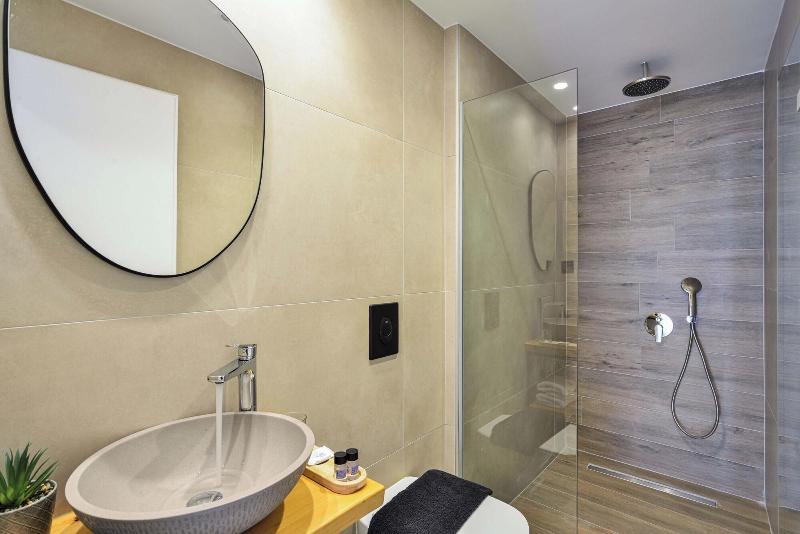Eloque Simple Living Space image