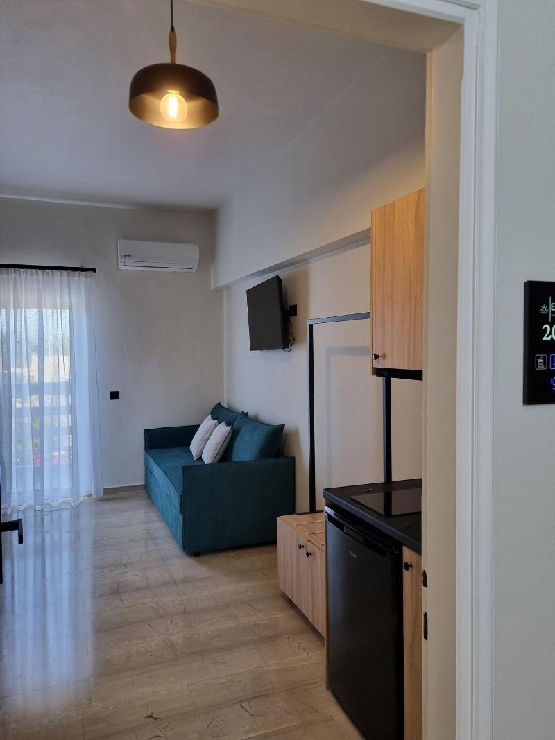Eloque Simple Living Space image