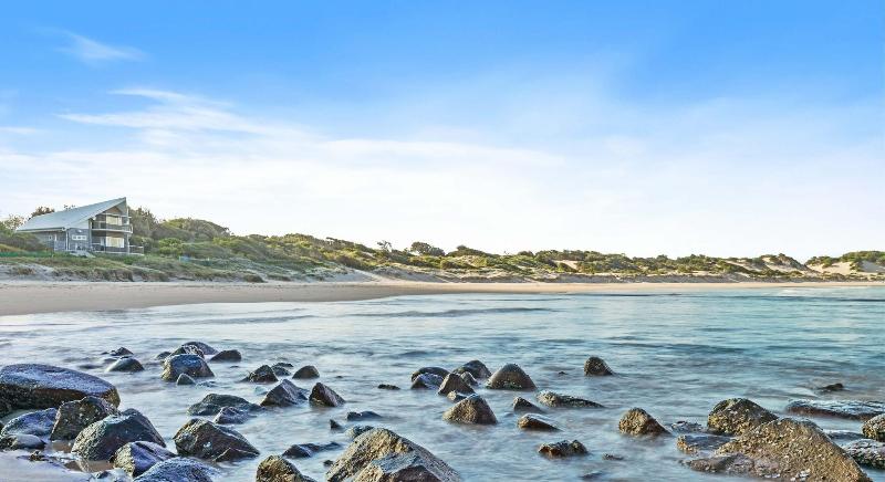 The Oasis One Mile Beach image
