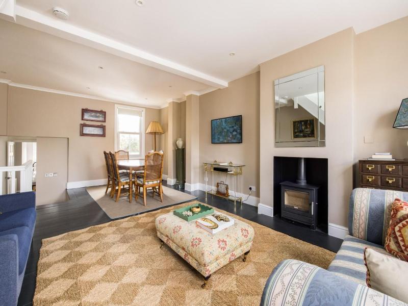 The Thames Embrace 3 Br Garden House image