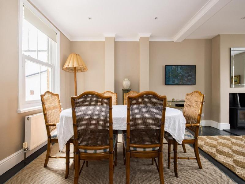 The Thames Embrace 3 Br Garden House image