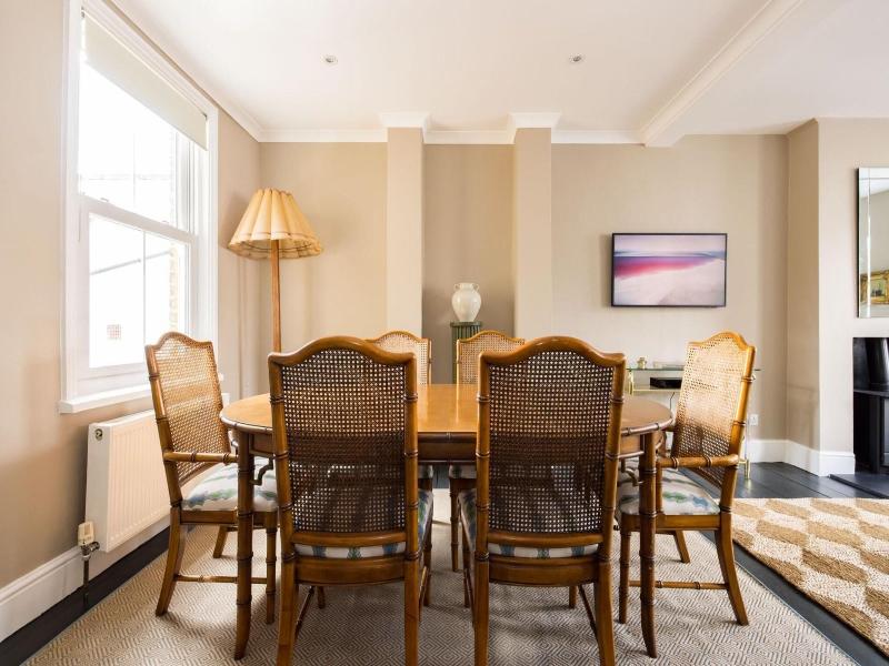 The Thames Embrace 3 Br Garden House image