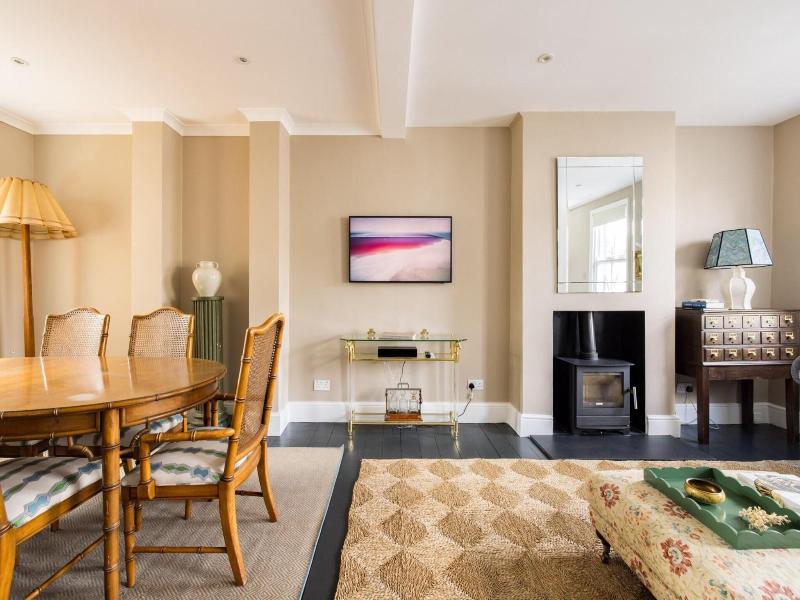The Thames Embrace 3 Br Garden House image