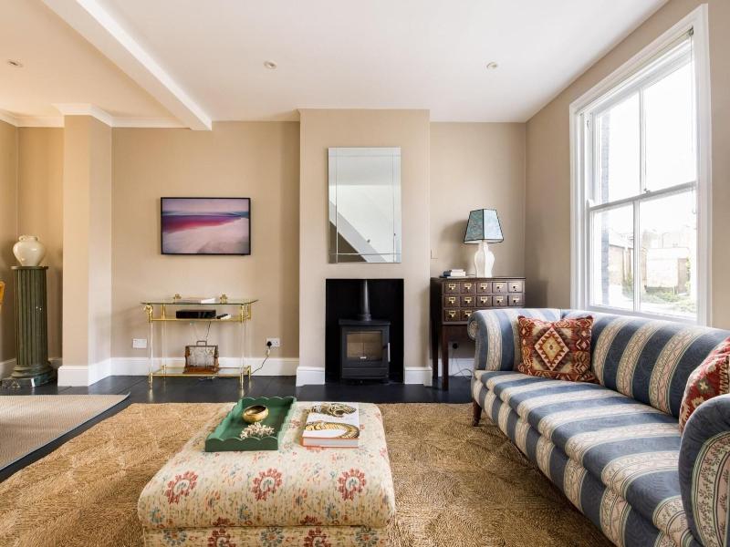 The Thames Embrace 3 Br Garden House image
