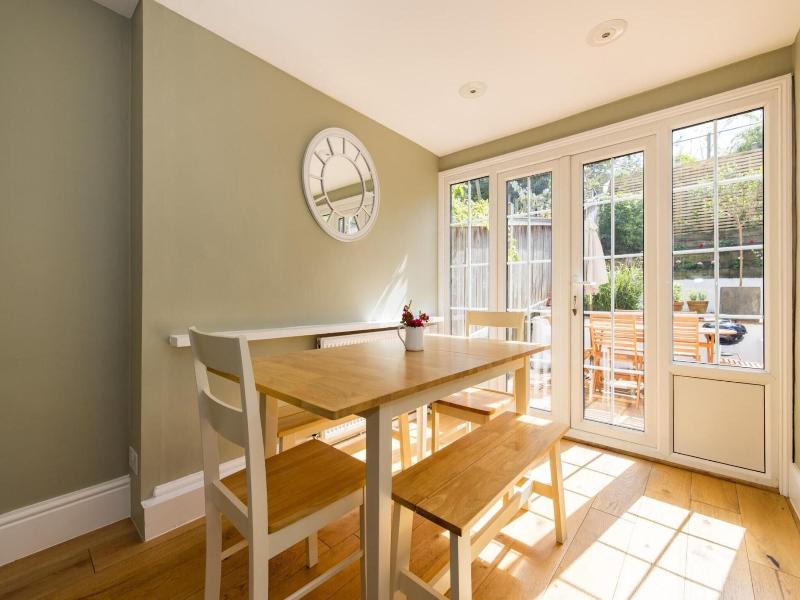 The Thames Embrace 3 Br Garden House image