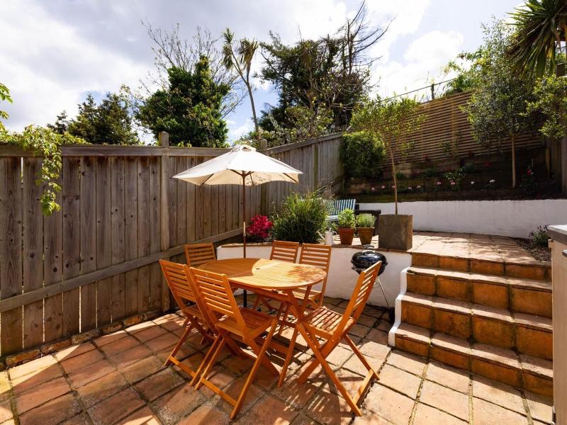 The Thames Embrace 3 Br Garden House image