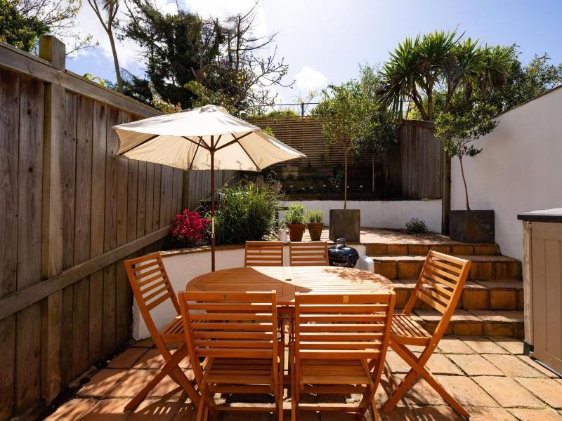 The Thames Embrace 3 Br Garden House image