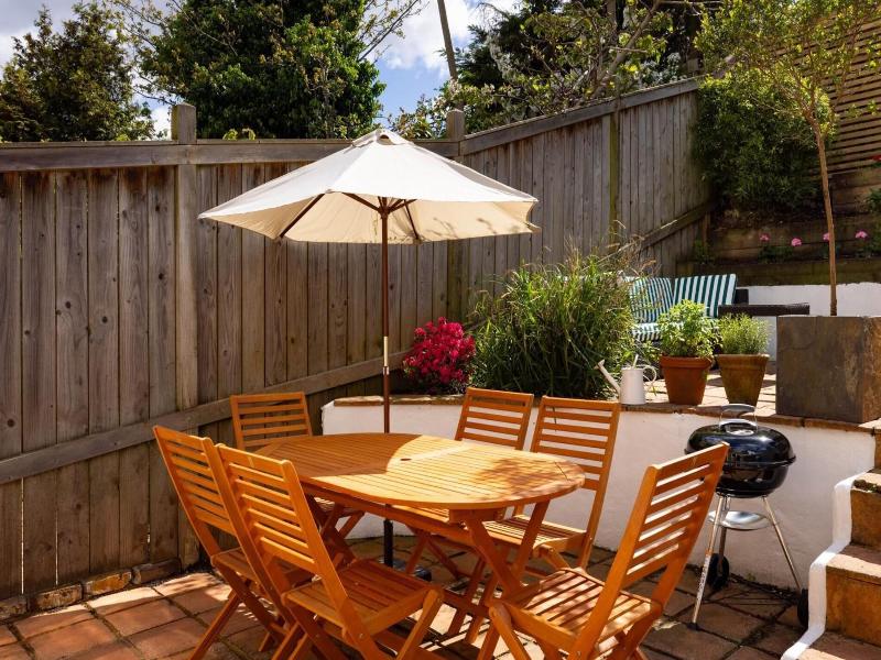 The Thames Embrace 3 Br Garden House image