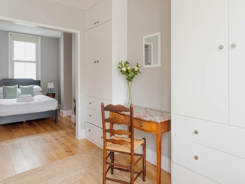 The Thames Embrace 3 Br Garden House image