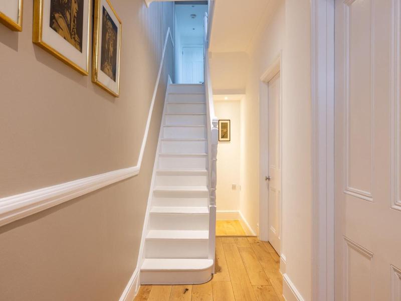 The Thames Embrace 3 Br Garden House image