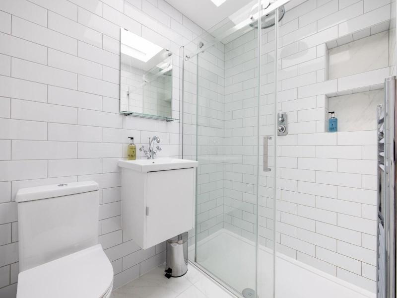 The Thames Embrace 3 Br Garden House image