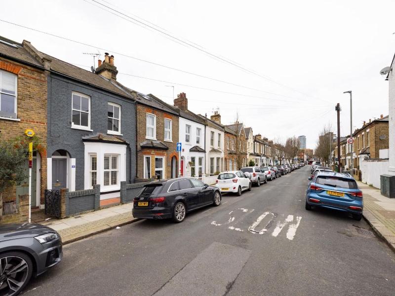 The Thames Embrace 3 Br Garden House image
