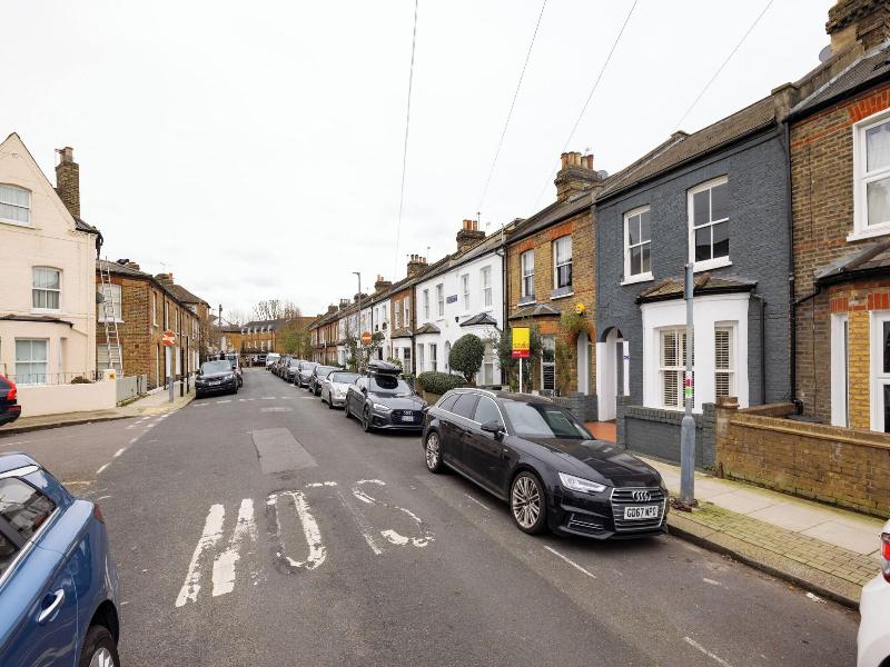 The Thames Embrace 3 Br Garden House image