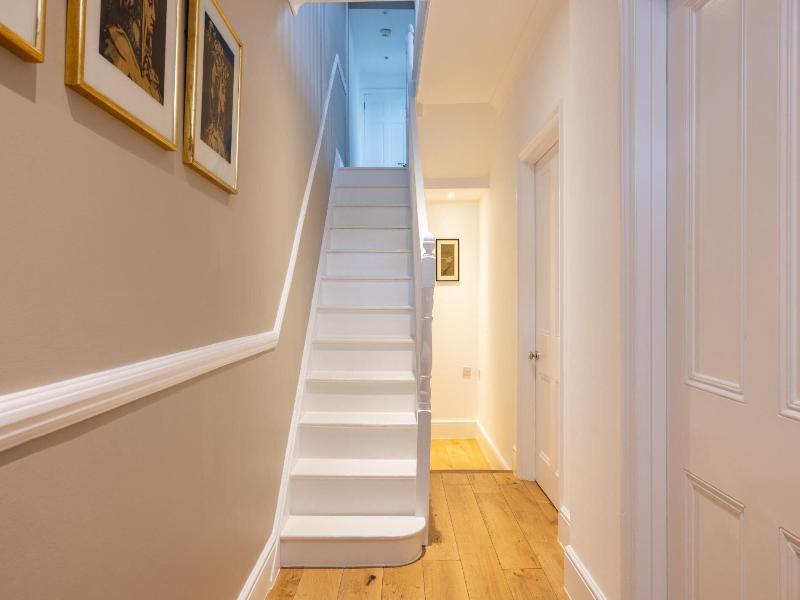 The Thames Embrace 3 Br Garden House image