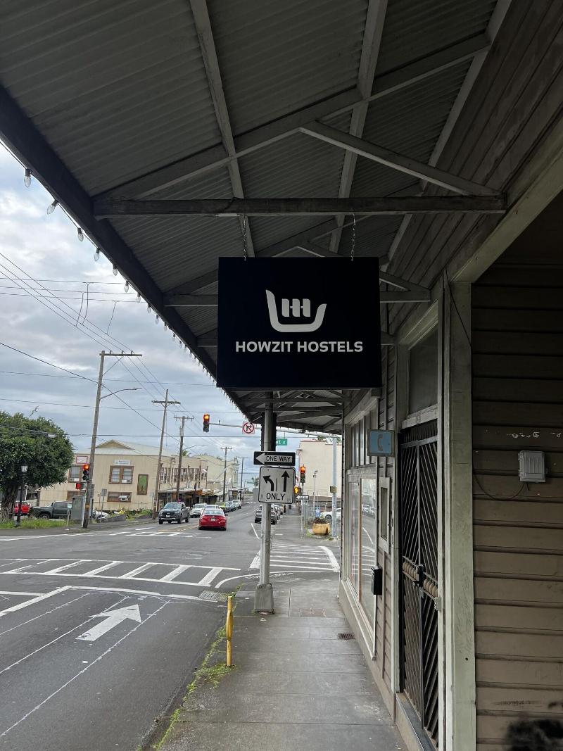 Howzit Hostels Hawaii image