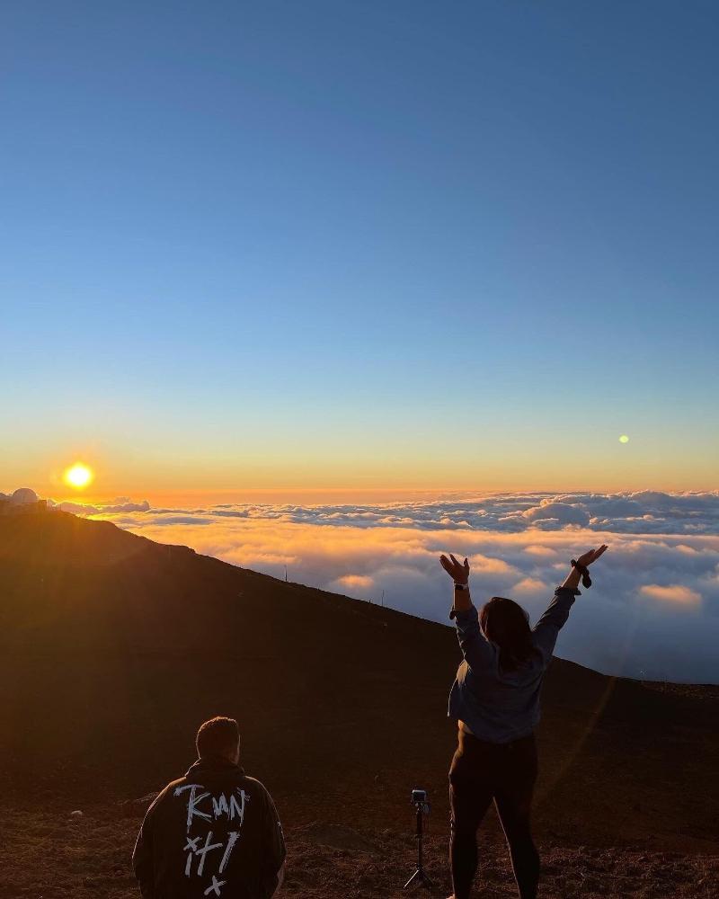 Howzit Hostels Hawaii image