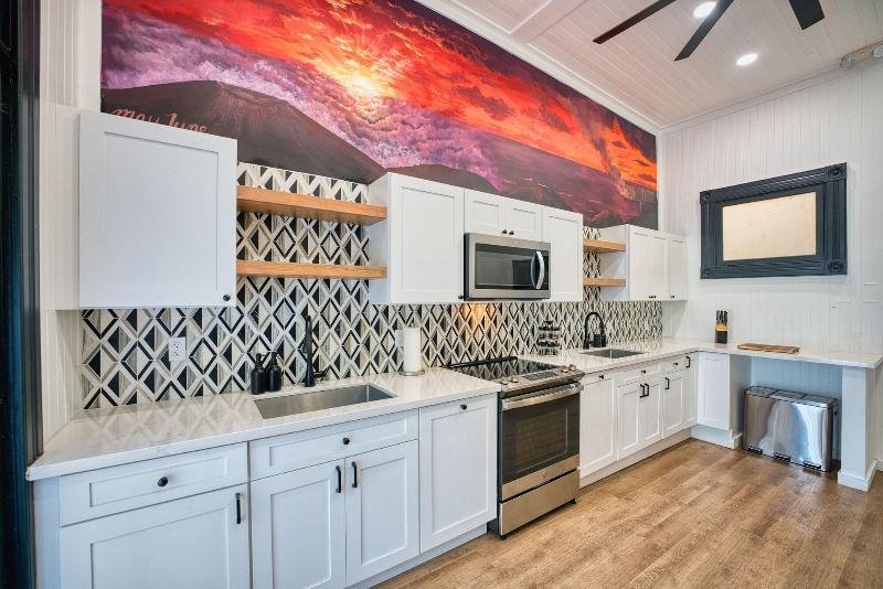 Howzit Hostels Hawaii image
