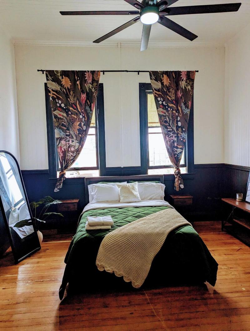 Howzit Hostels Hawaii image