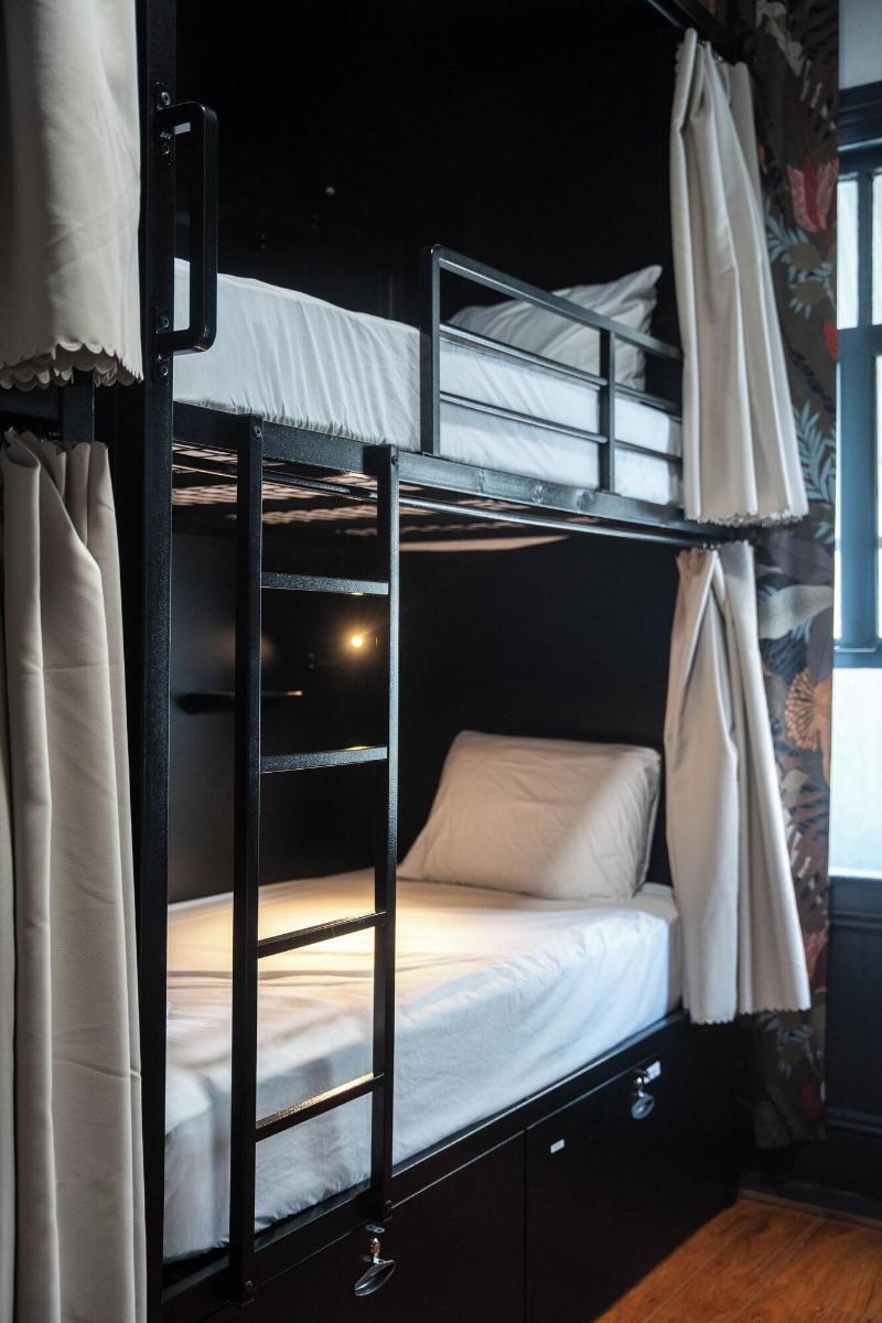 Howzit Hostels Hawaii image