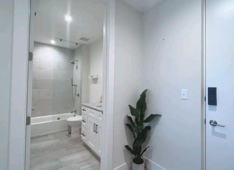 Lux And Cozy 2beds 2 Baths Up To 8 Guest image