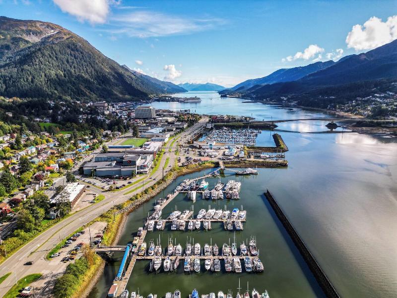 Waterfront On Glacier — general view