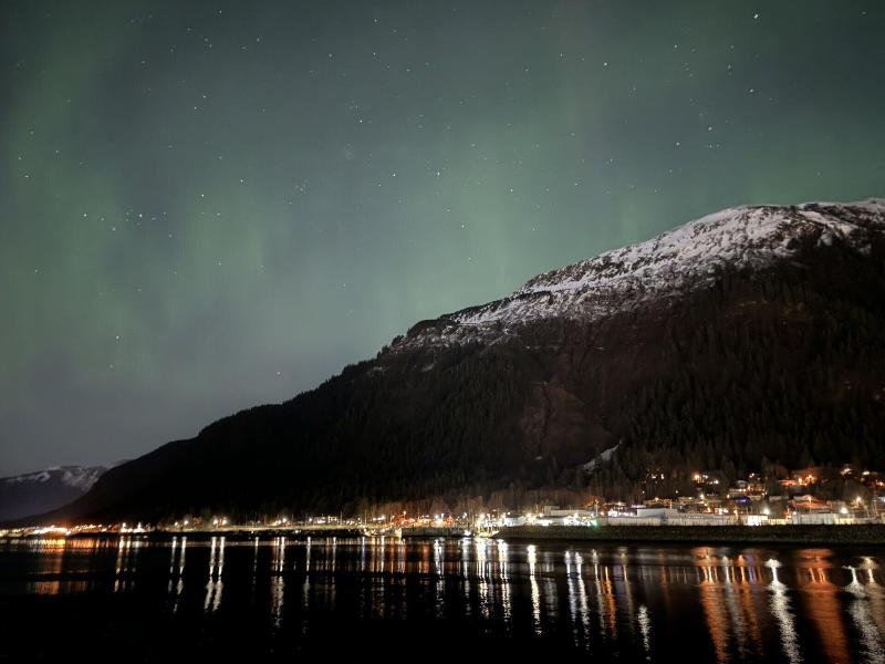 Waterfront On Glacier