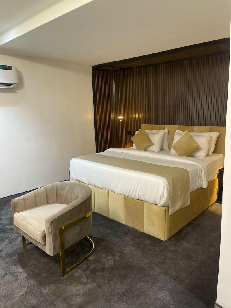 Portland Suites image