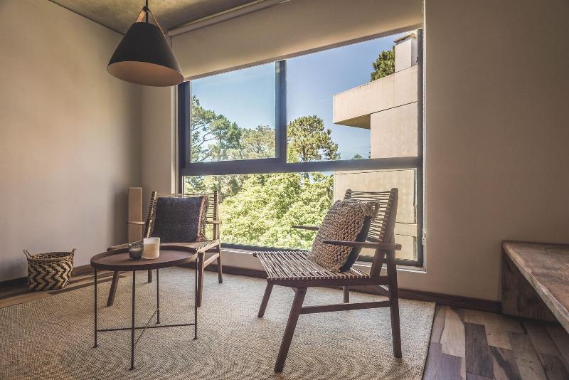 Be House Suites Spa image