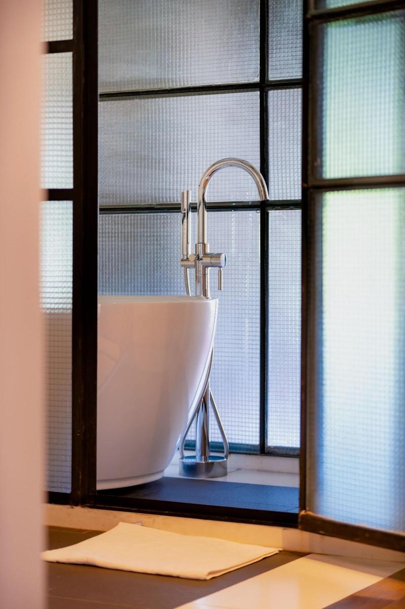 Be House Suites Spa image